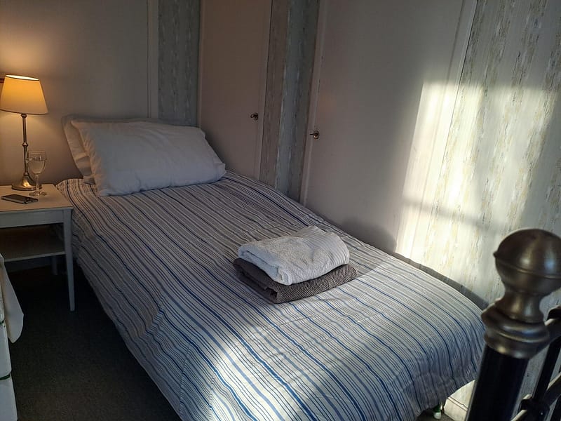 bedroom grey 20230127_145506