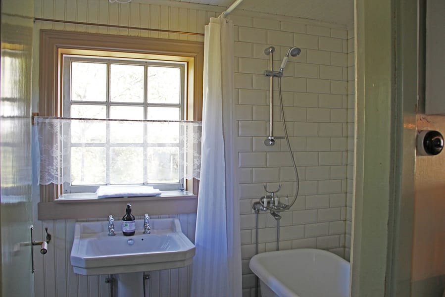 bathroom IMG_6058